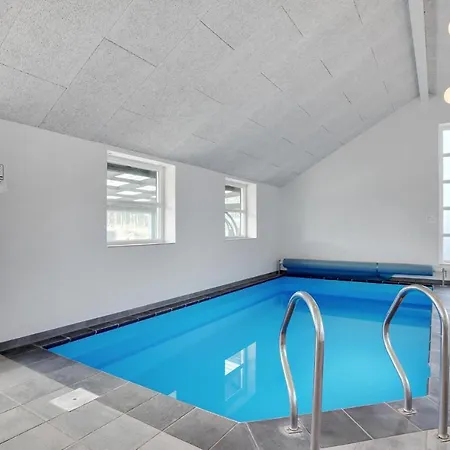 4 Bedroom Lovely In