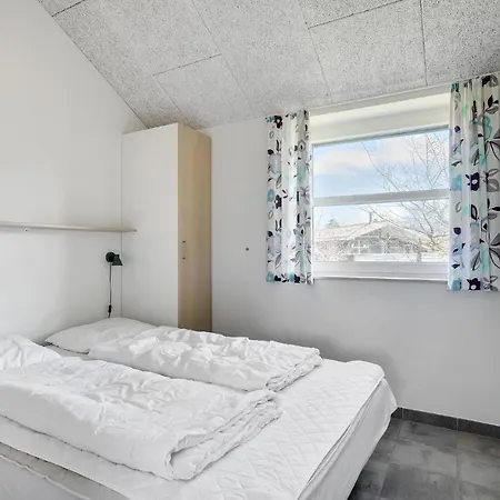 4 Bedroom Lovely In